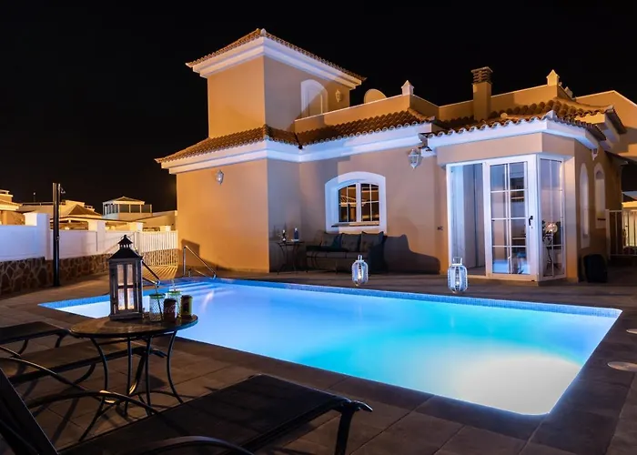 Perfect For Family Holidays With Private Pool, Near Beach And Golf- Villa Ashley