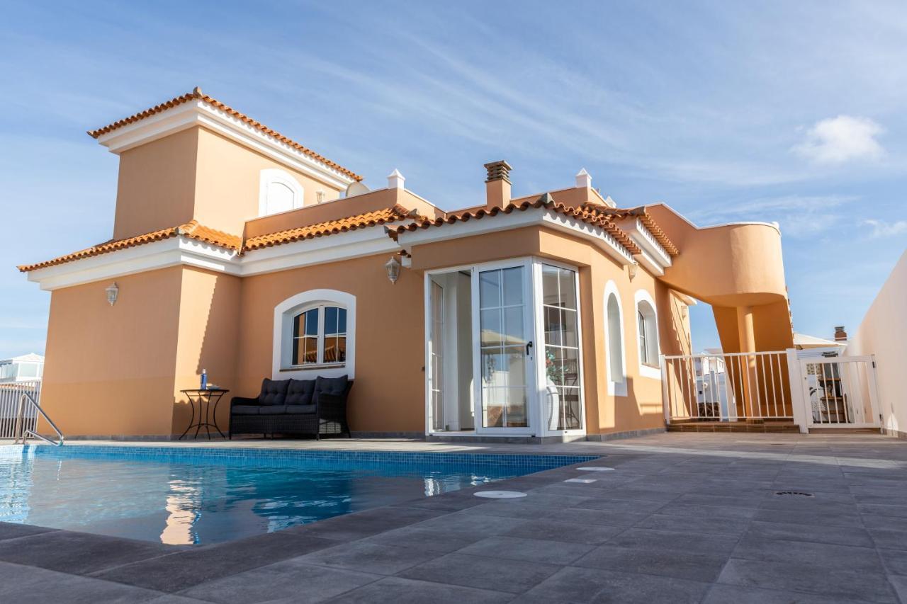 Perfect For Family Holidays With Private Pool, Near And Golf- Ashley