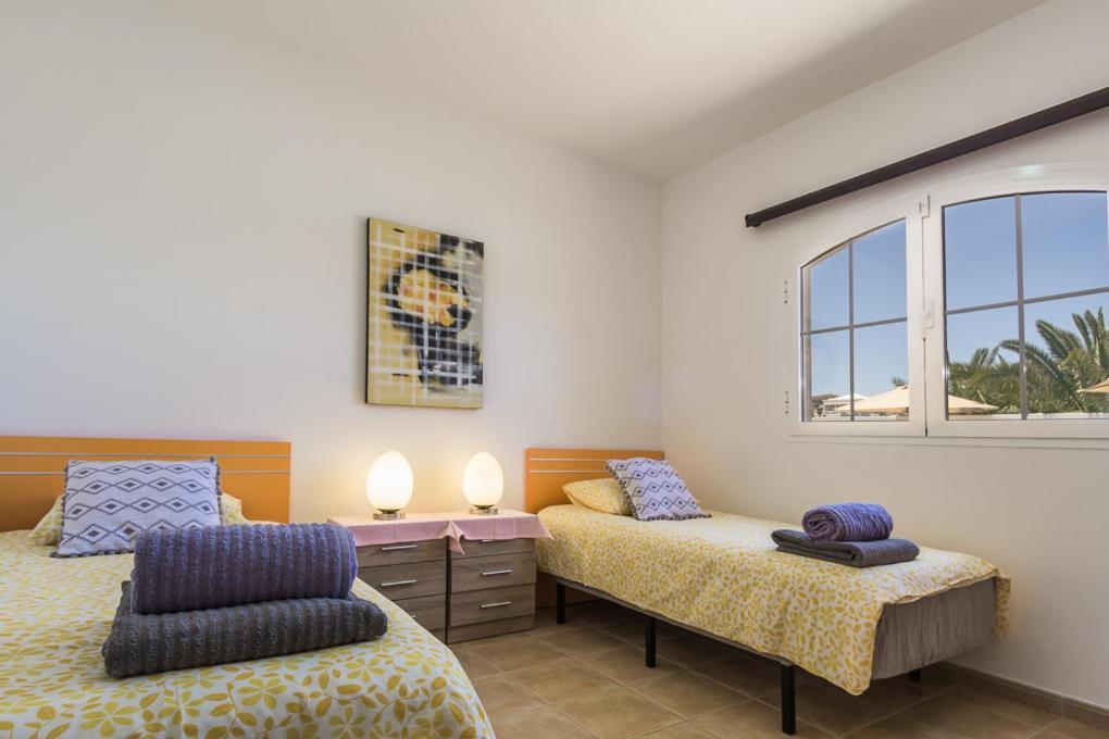 Perfect For Family Holidays With Private Pool, Near And Golf- Ashley Costa De Antigua