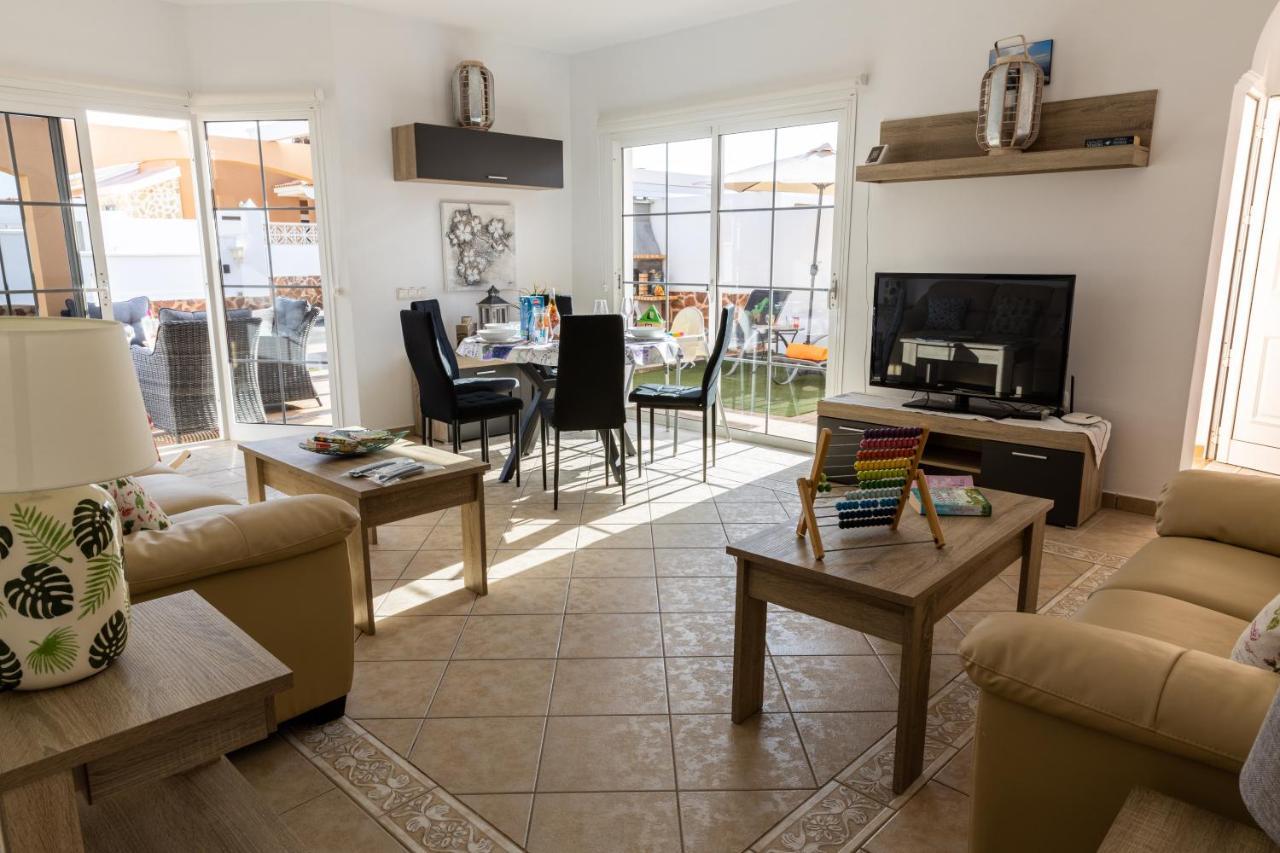 Perfect For Family Holidays With Private Pool, Near And Golf- Ashley Villa *